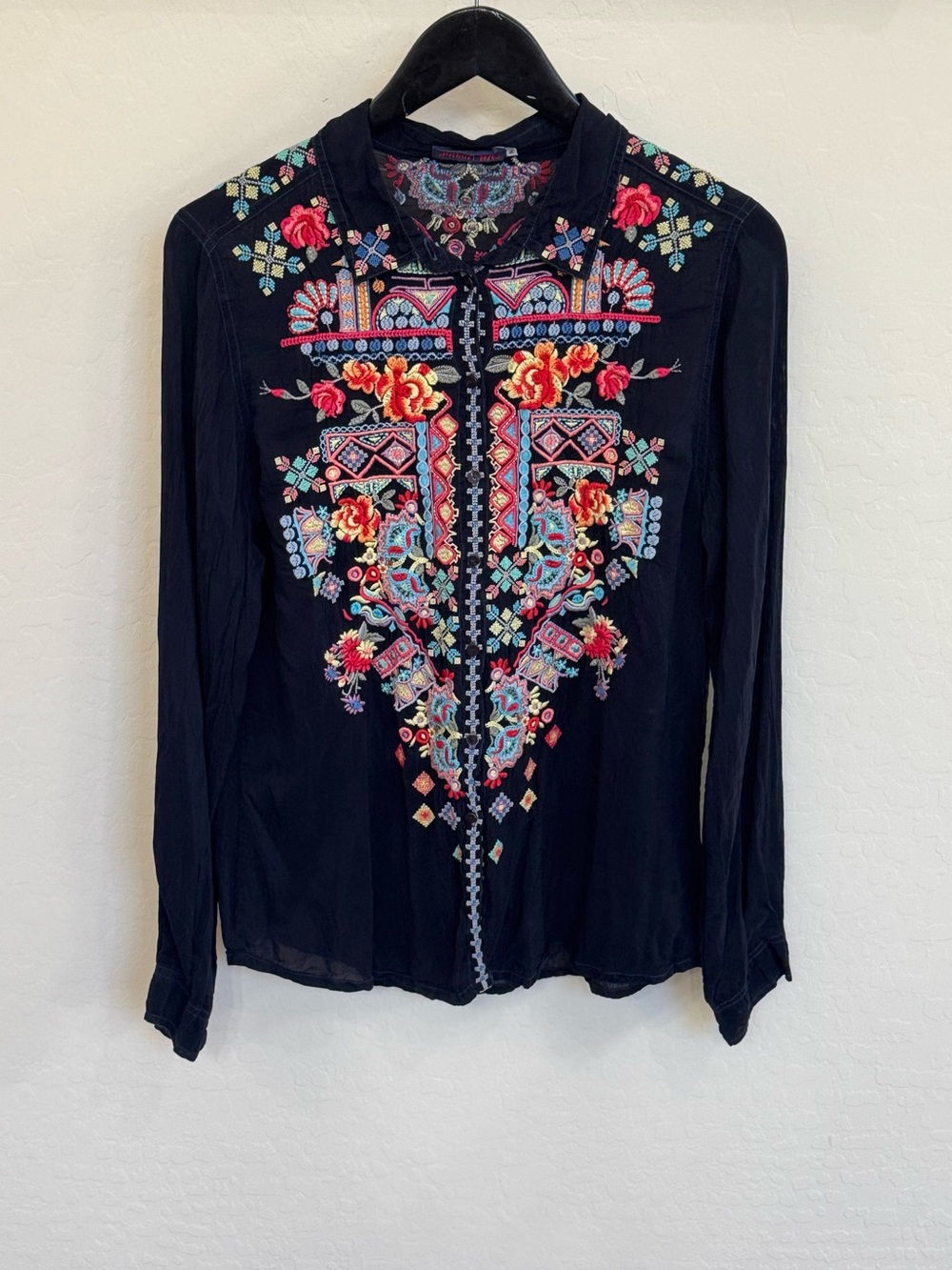Johnny Was Black Cupra Rayon Embroidered Boho Button Down Blouse Size M